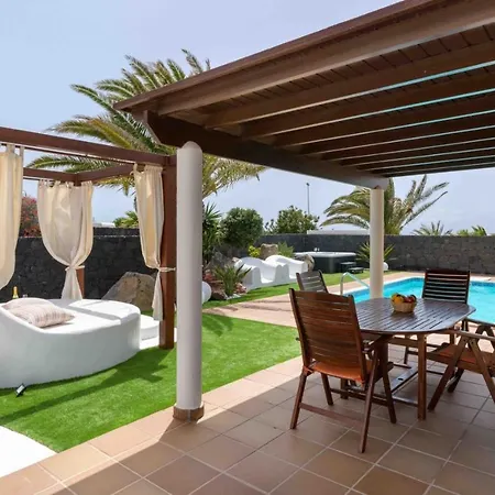 Eslanzarote Rosa, Heated Pool, Jacuzzi, Super Wifi, Sat Tv 别墅
