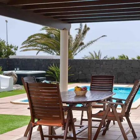 Eslanzarote Rosa, Heated Pool, Jacuzzi, Super Wifi, Sat Tv 普拉亚布兰卡