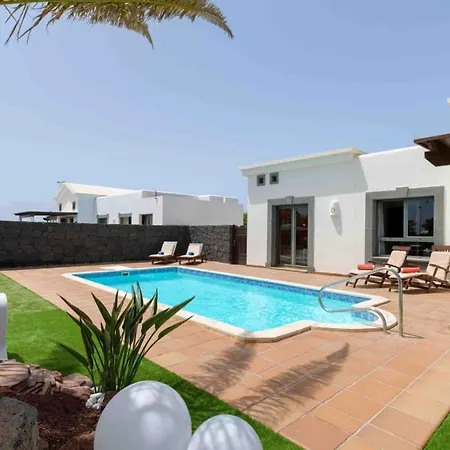 فيلة Eslanzarote Rosa, Heated Pool, Jacuzzi, Super Wifi, Sat Tv بلايا بلانكا