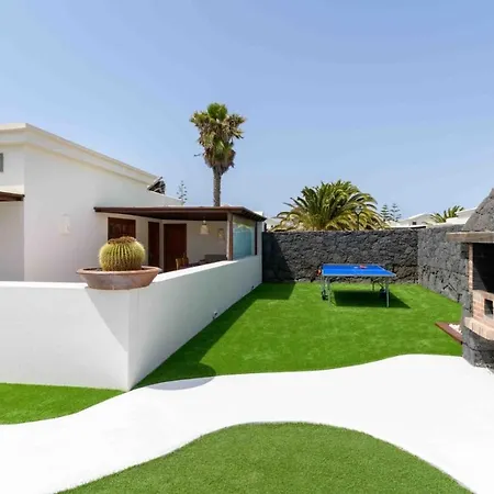 Eslanzarote Rosa, Heated Pool, Jacuzzi, Super Wifi, Sat Tv فيلة